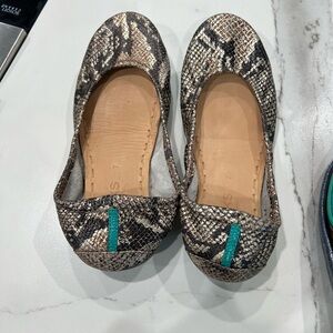 Tieks flats size 7 snakeskin